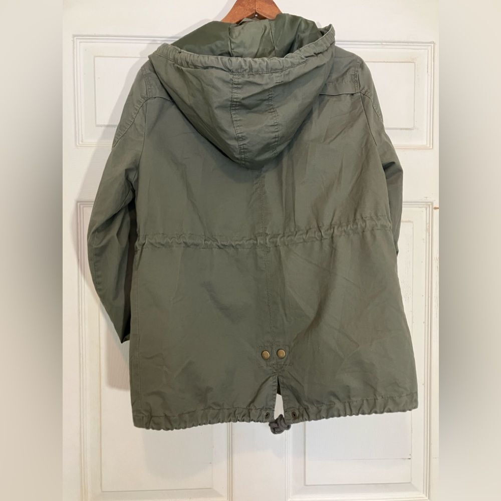 Design by Olivia, lined coat, olive green, size medium, excellent condition - Picture 4 of 4